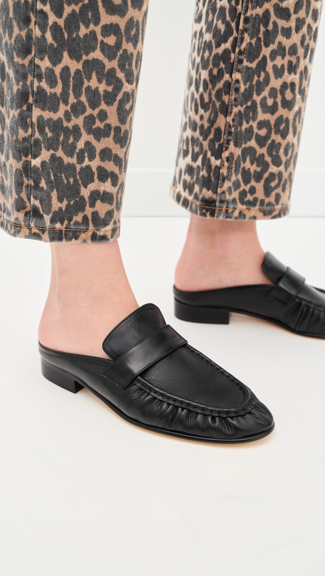 Glacier Loafer Mules Black Venice