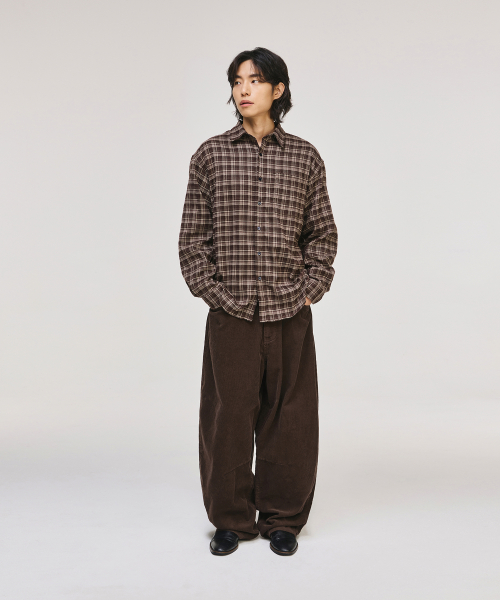 Wide Curved Dart Corduroy Pants