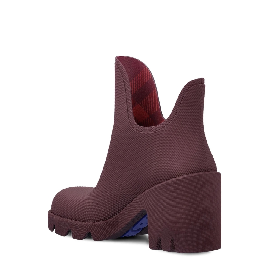 Water-Resistant Pebbled Rubber Boots