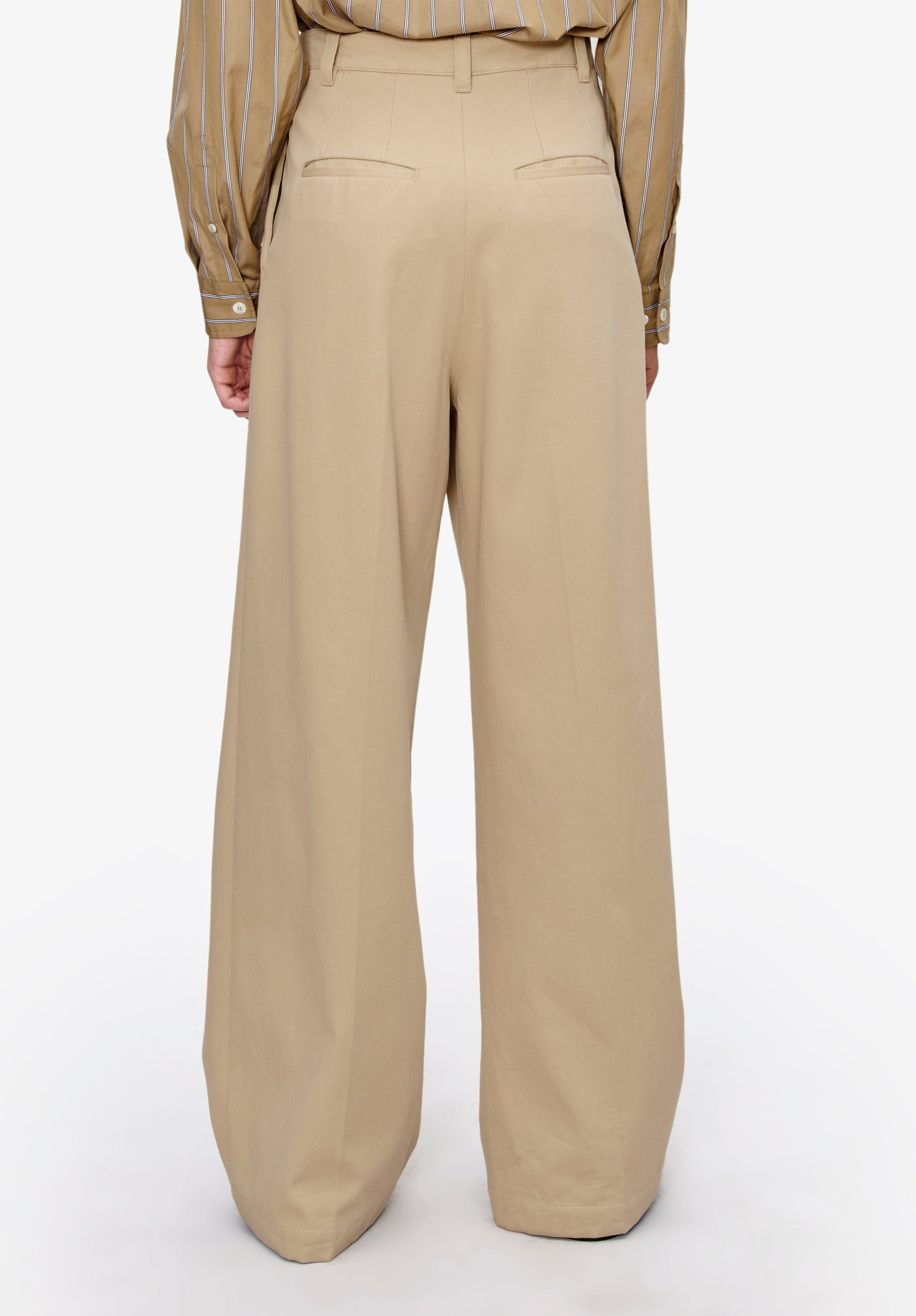 A. P.C. Women's Ginny pants Size: 34 in Beige