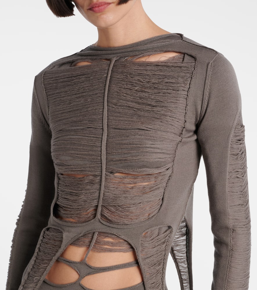 Distressed wool top