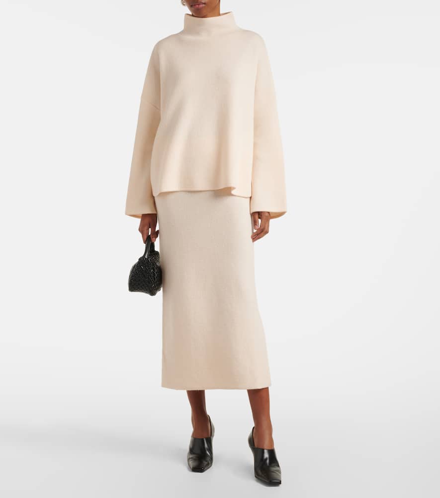 Wool and cashmere sweater