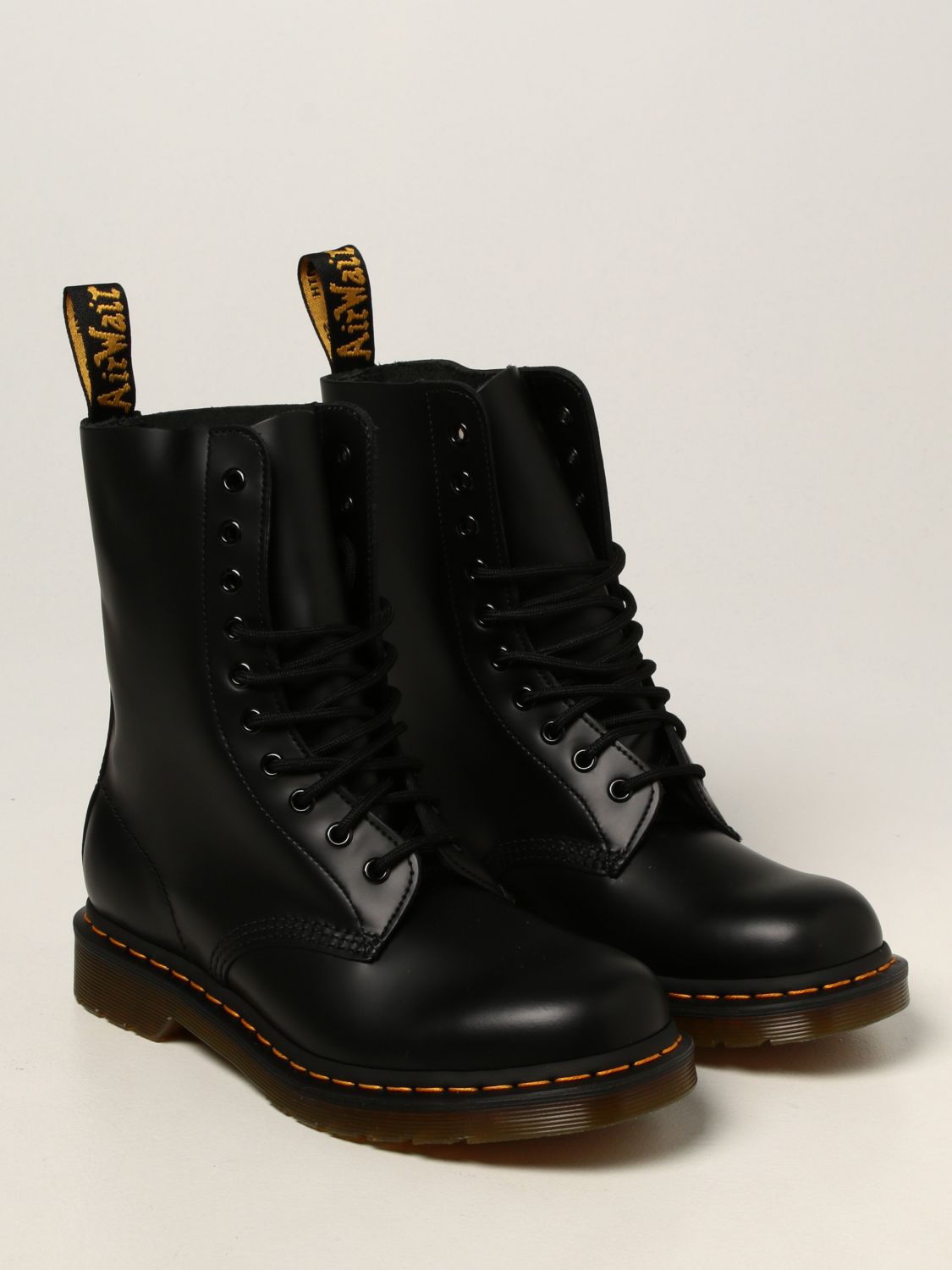 1490 Smooth Lace-up Boots