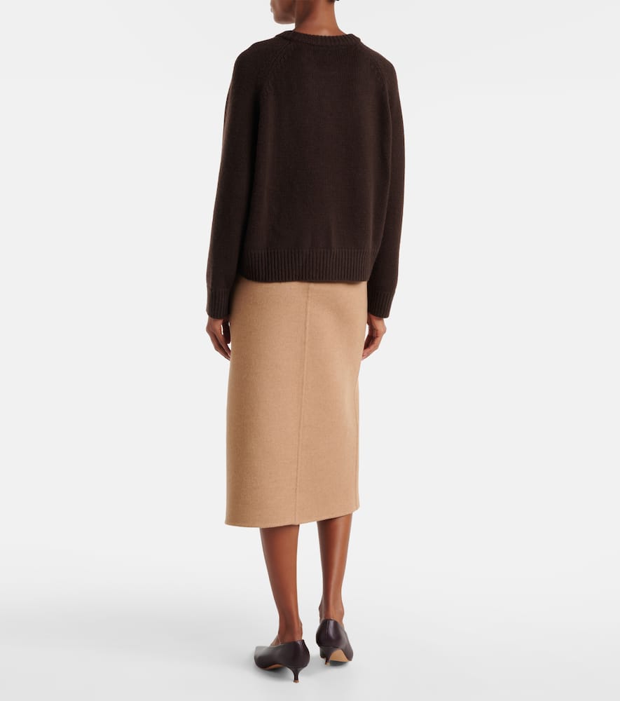 Wool and cashmere sweater