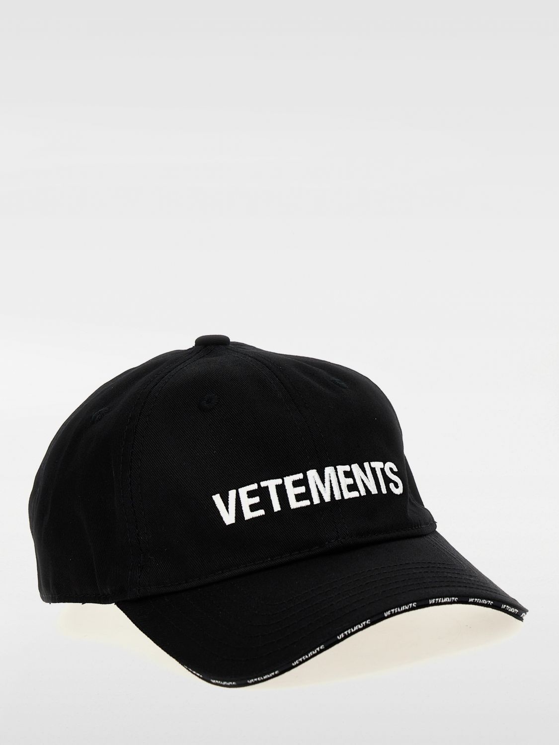 Embroidered cap - Black