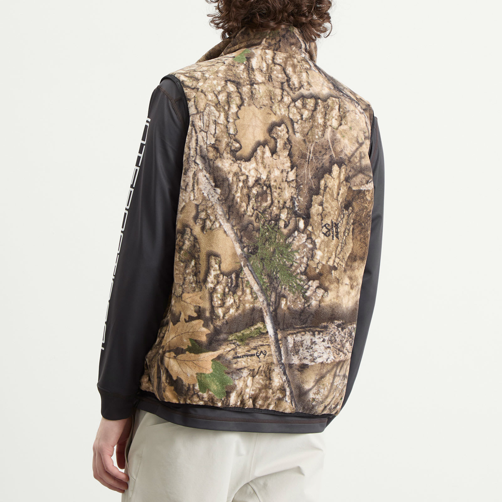 Men's Allterrain x JJJJound Reversible Vest in Black/Charcoal