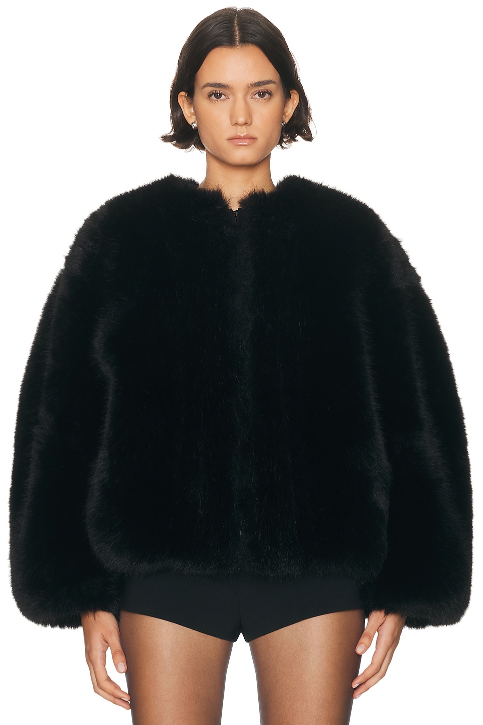 HAELO Long Hair Faux Fur Bomber en Black. L. Also en M, S