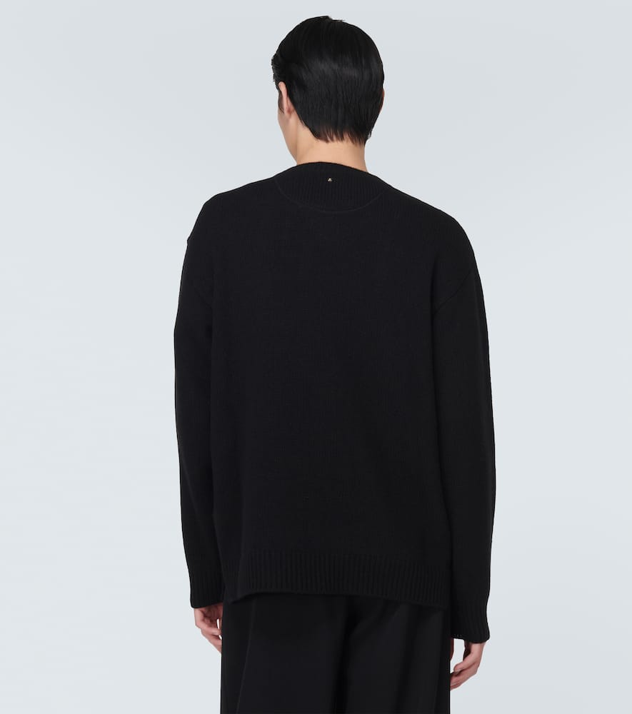 Cashmere sweater