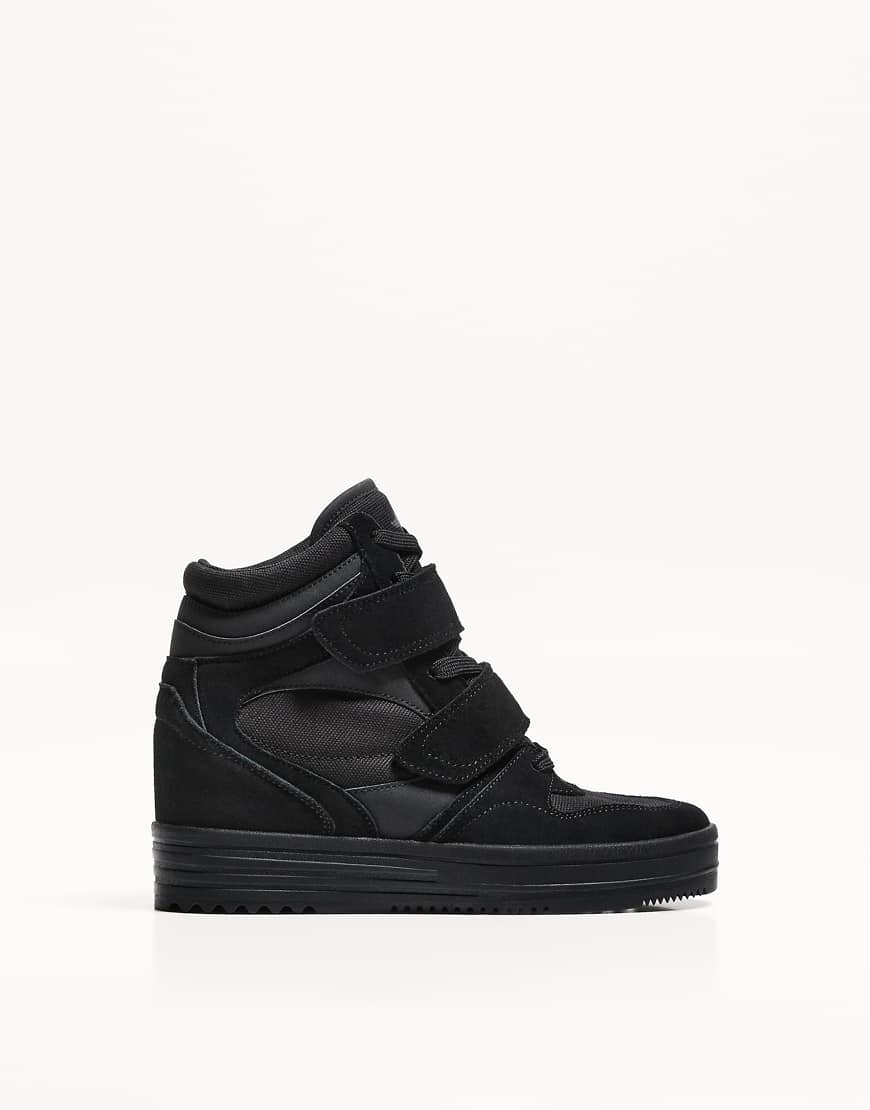 High top trainers with inner wedge in black