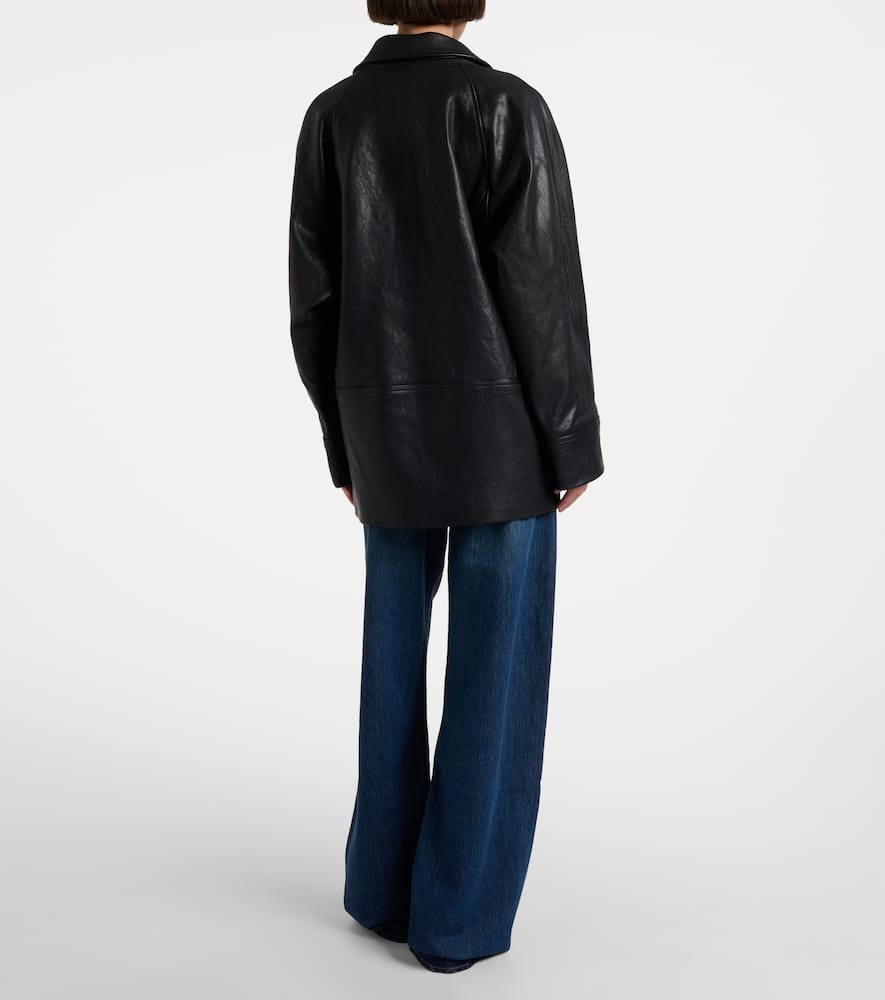 Loose low-rise wide-leg jeans