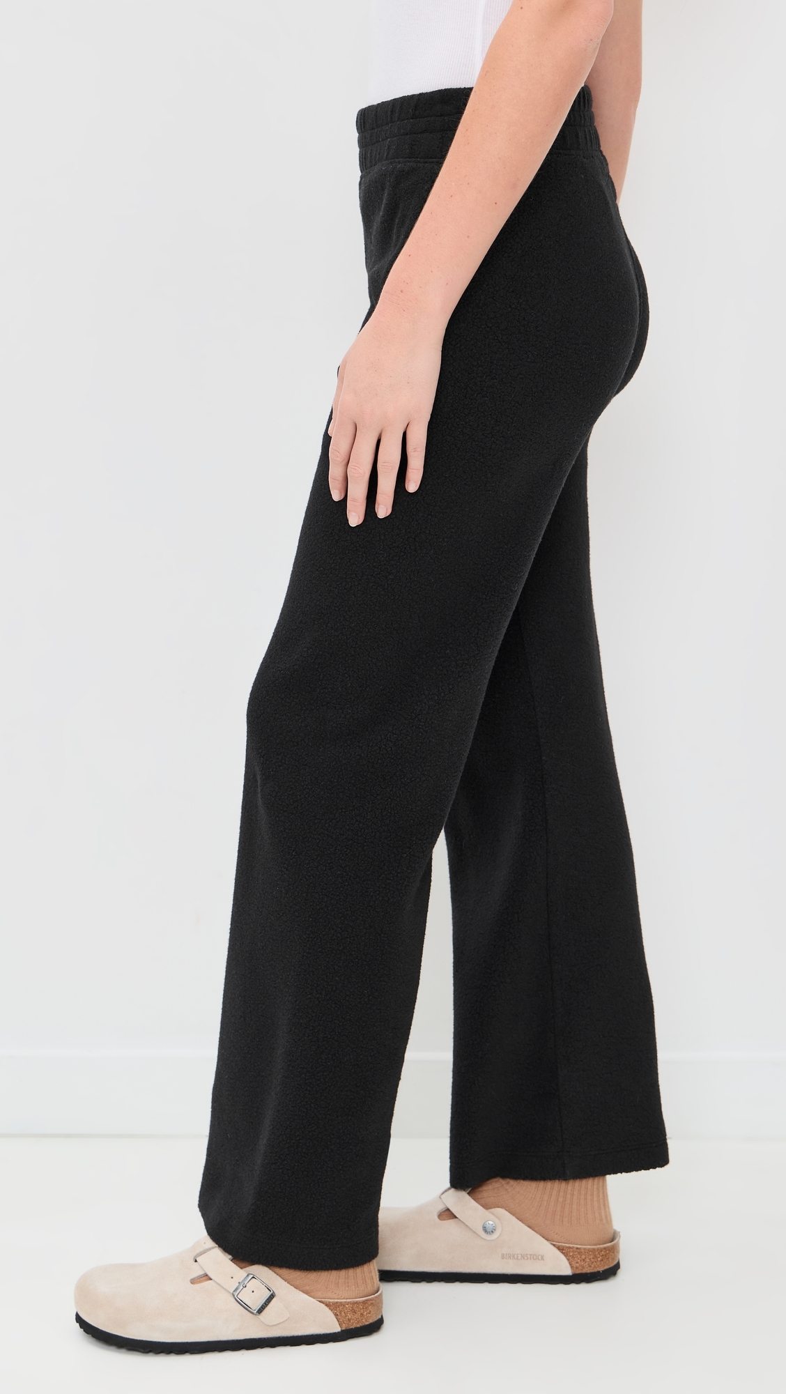 The Plush Victory Sweatpants Almost Black