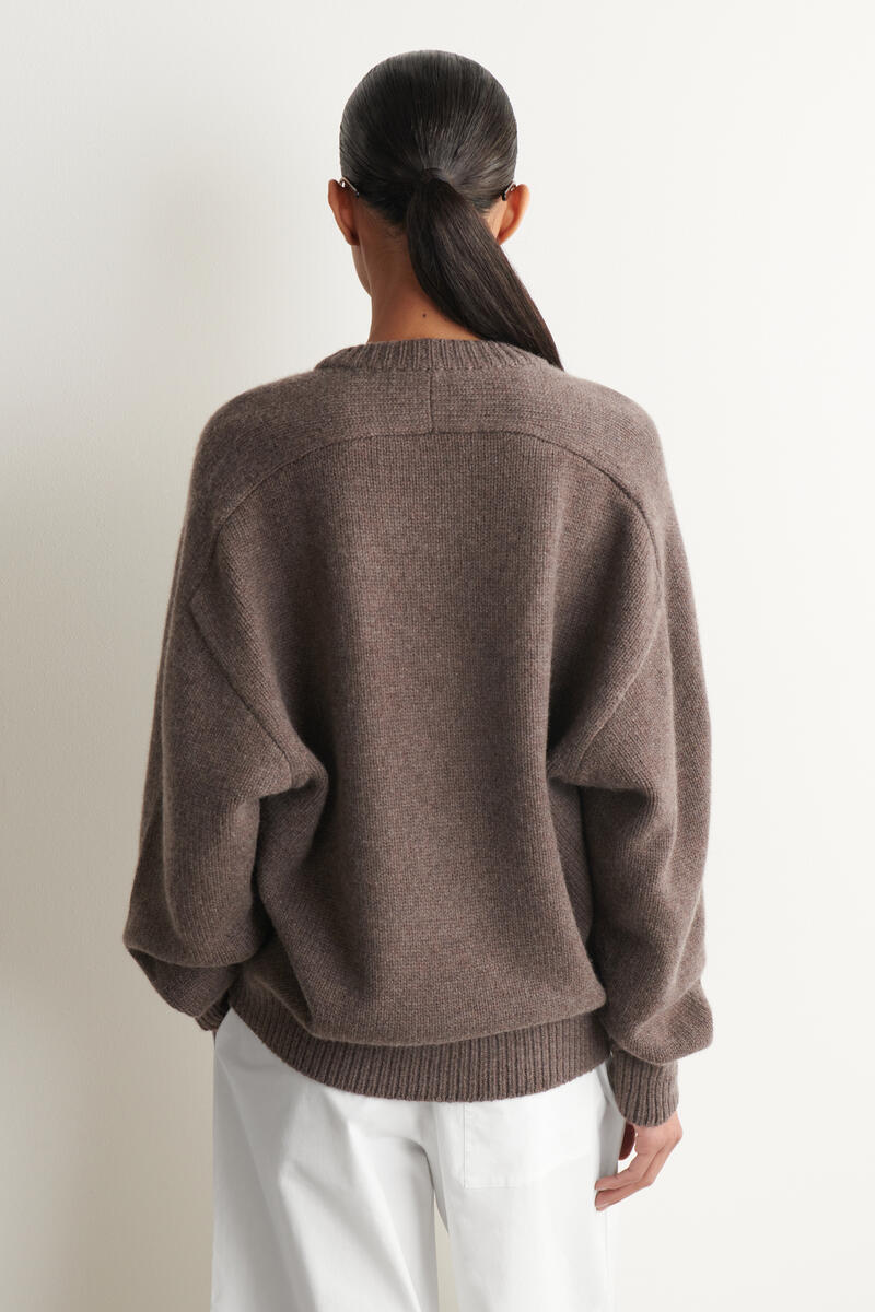 Rounded Cashmere Crew-Neck Jumper