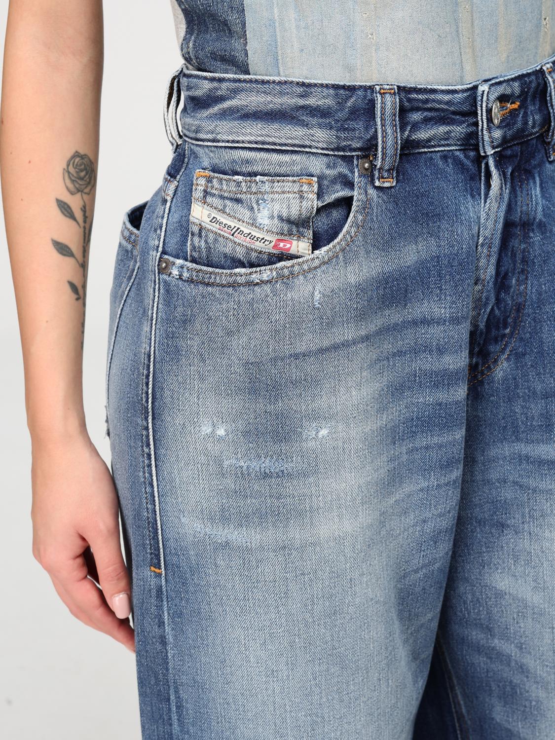 Straight Jeans