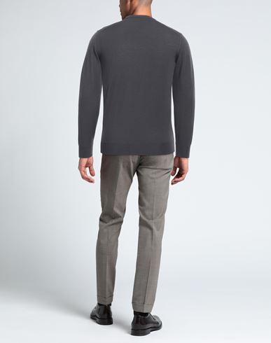 Man Sweater Lead