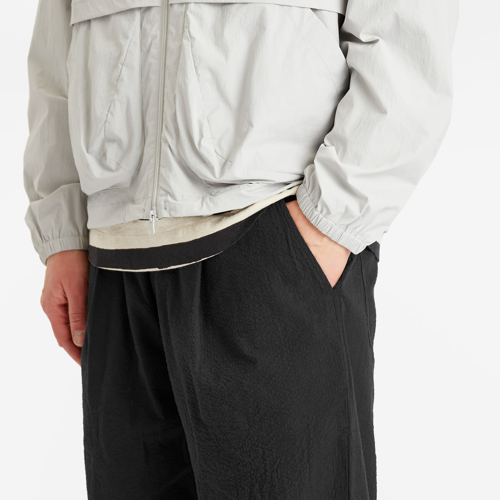 Folk Men's Elasticated Wide Fit Trouser in Black Seersucker