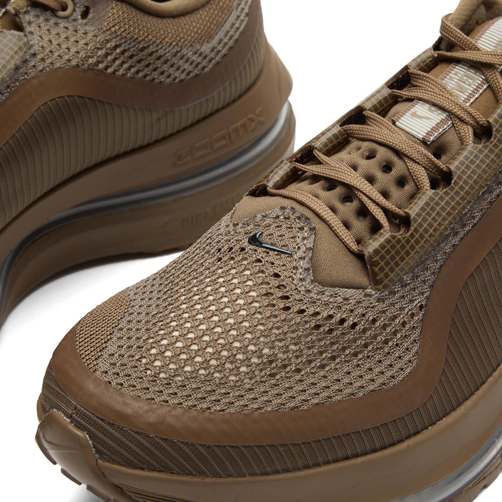 Men's Pegasus Premium SP Sneaker in Caldera Brown/Pecan