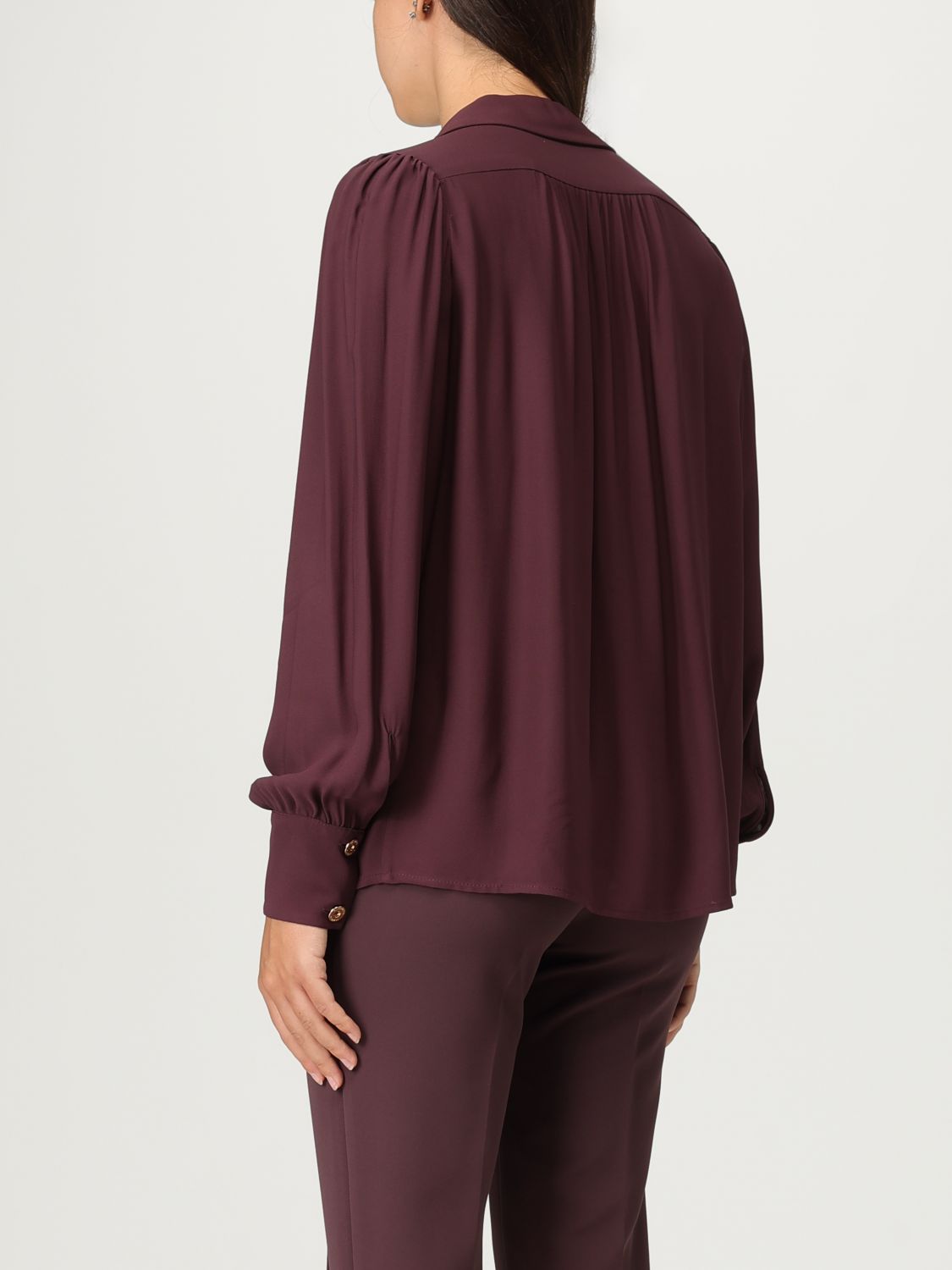 Top Woman color Wine