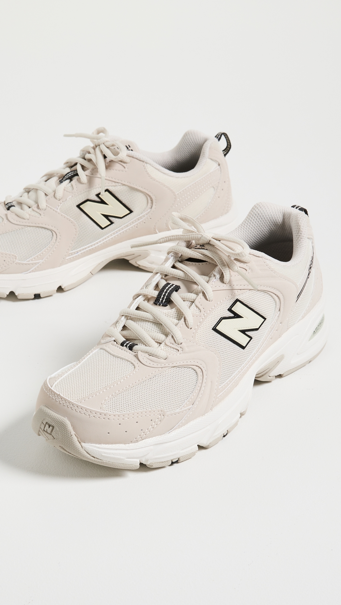 530 Unisex Sneakers Moonbeam / Sea Salt W