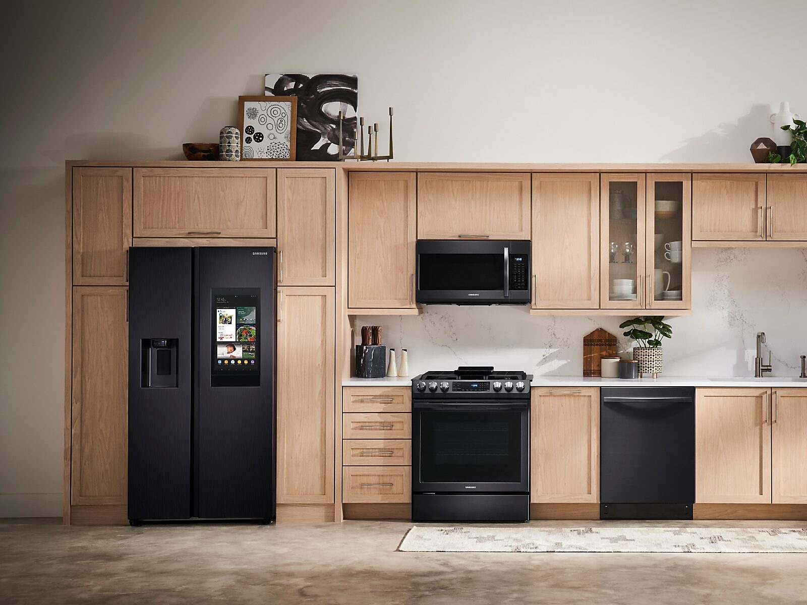 22 cu. ft. Counter Depth Side-by-Side Refrigerator with Touch Screen Family Hub™ in Black Stainless Steel(RS22T5561SG/AA)