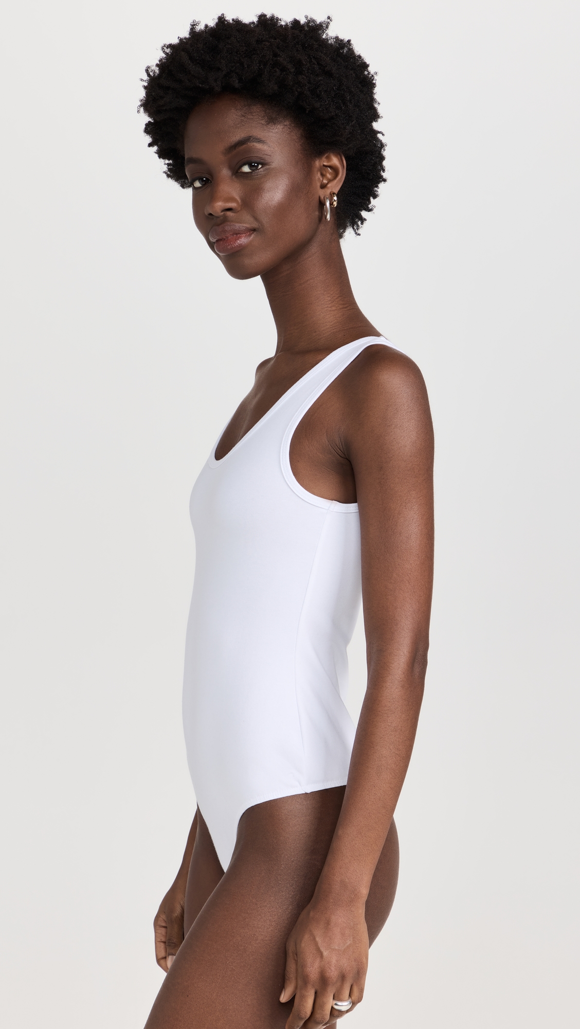 Ambitionist 여성 Everyday Classic Tank Thong Bodysuit White