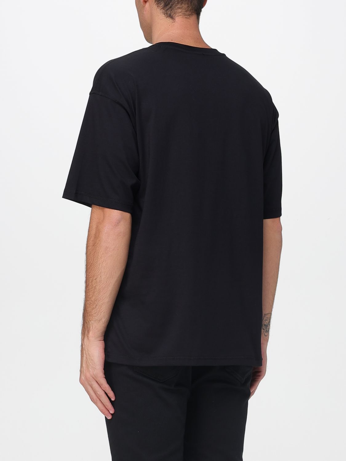 T-Shirt Men color Black