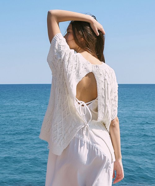 Back Point Short Sleeve Knit