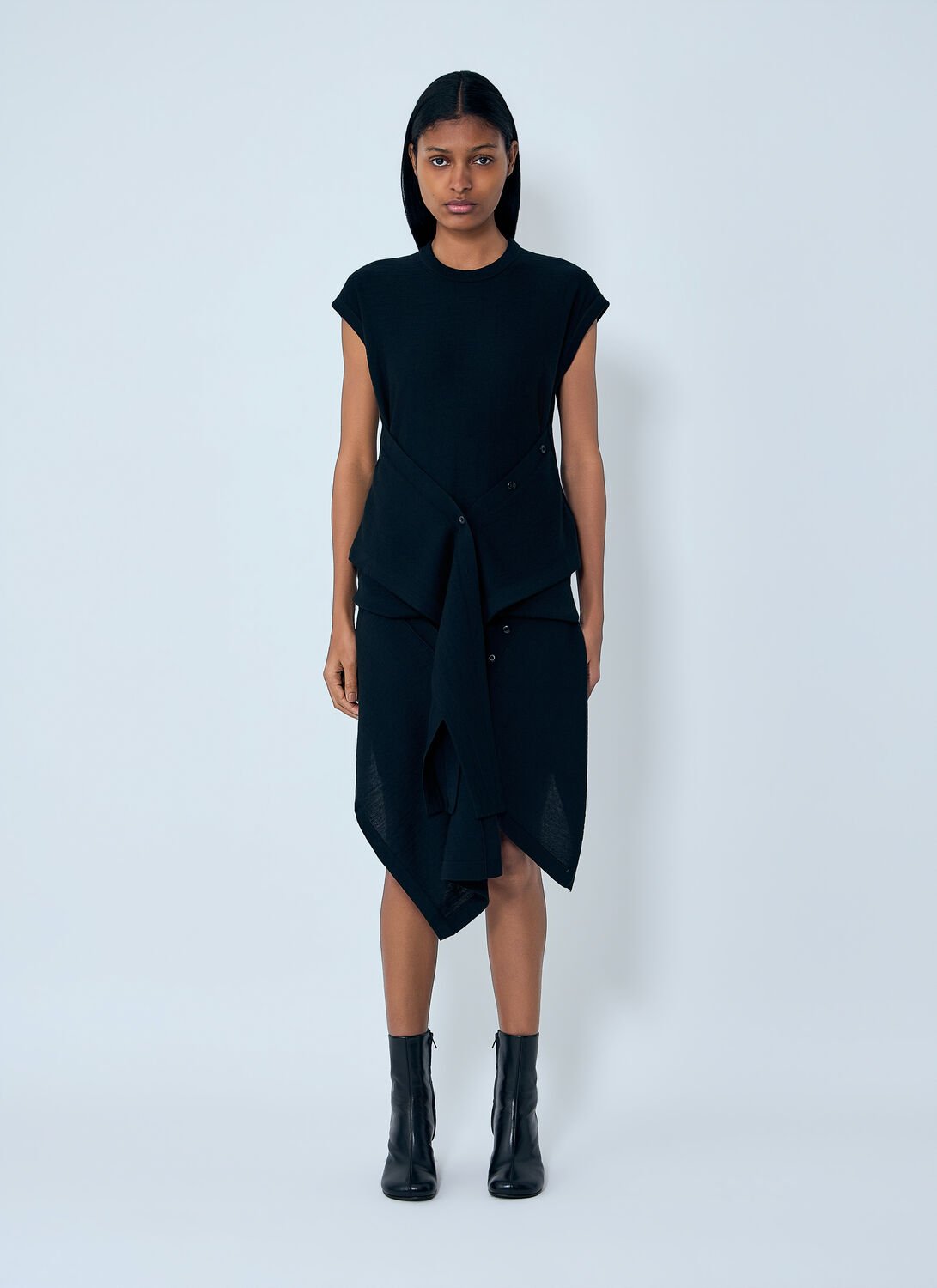 Sleeveless Buttoned Top
