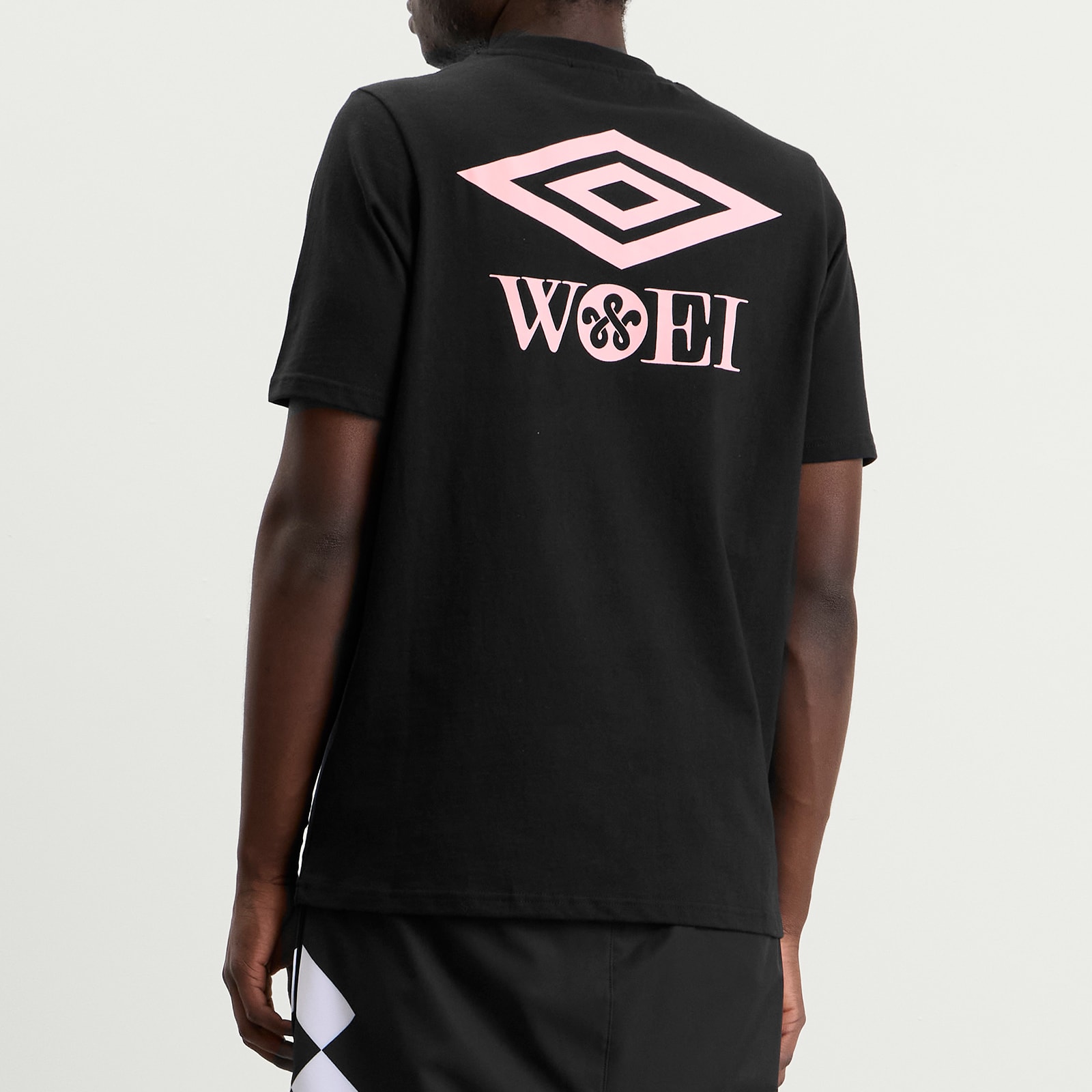 Men's x WOEI Logo T-Shirt Black/Pink