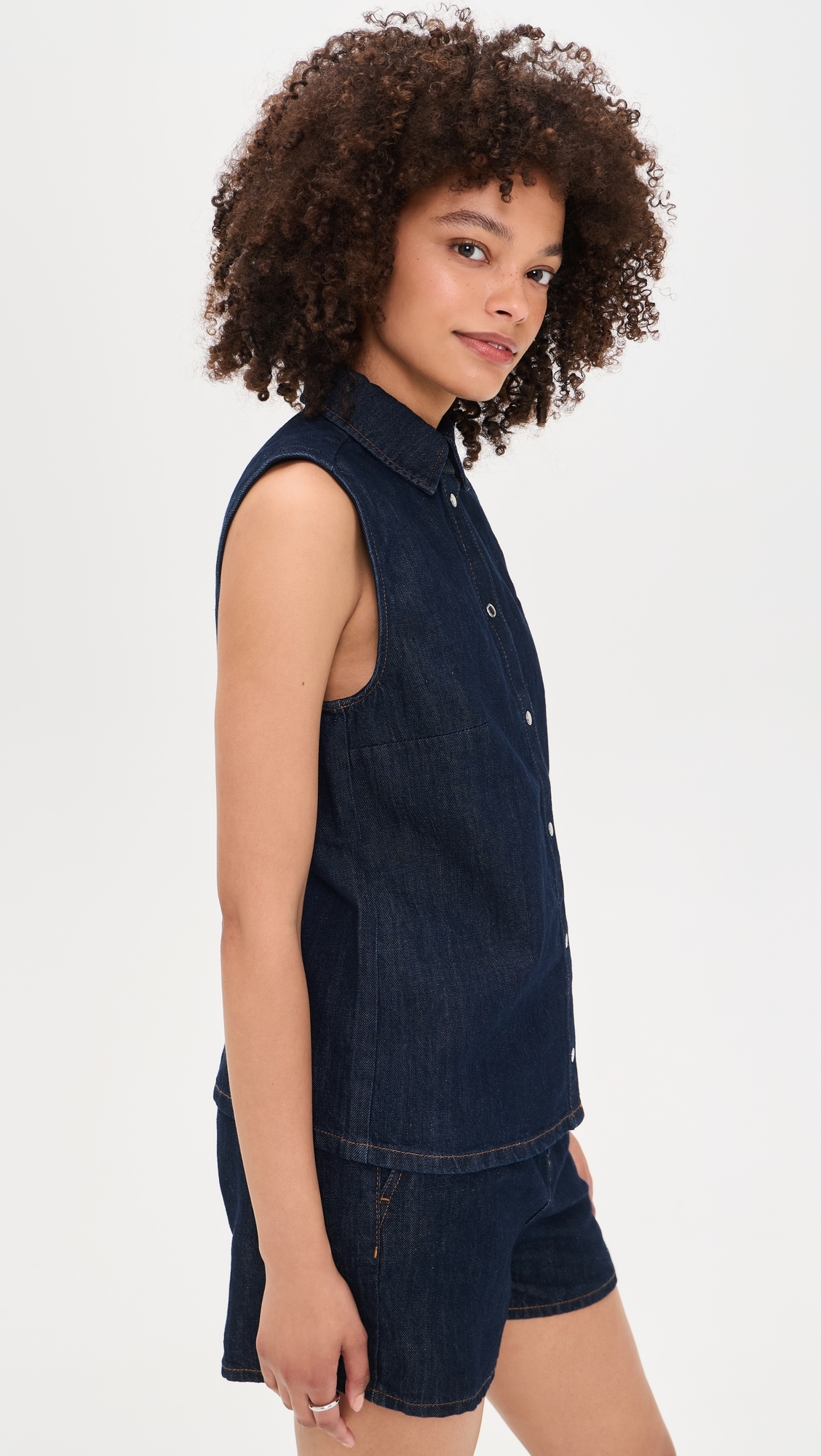 Sleeveless Shirt Blossom