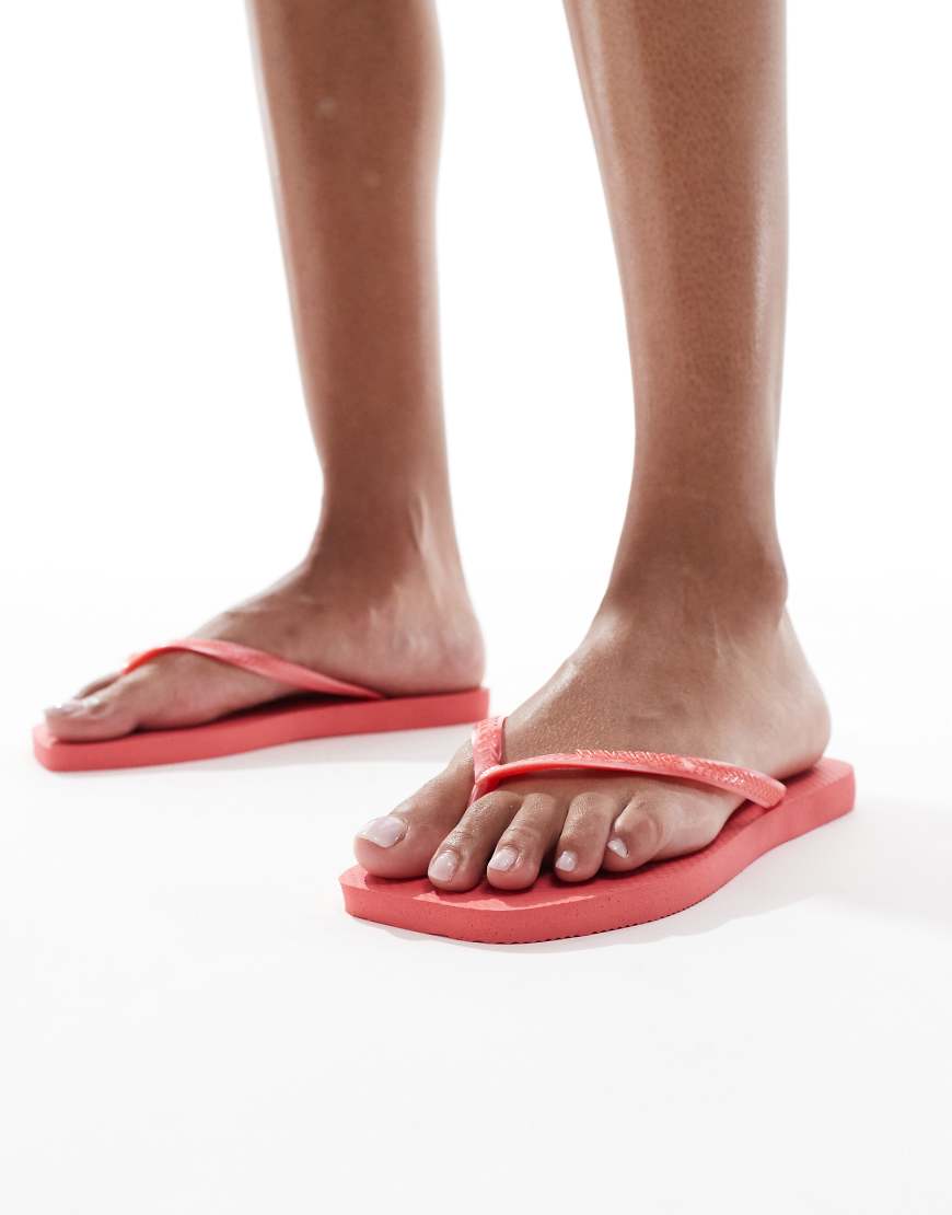 Square toe flip flops in coral-Orange