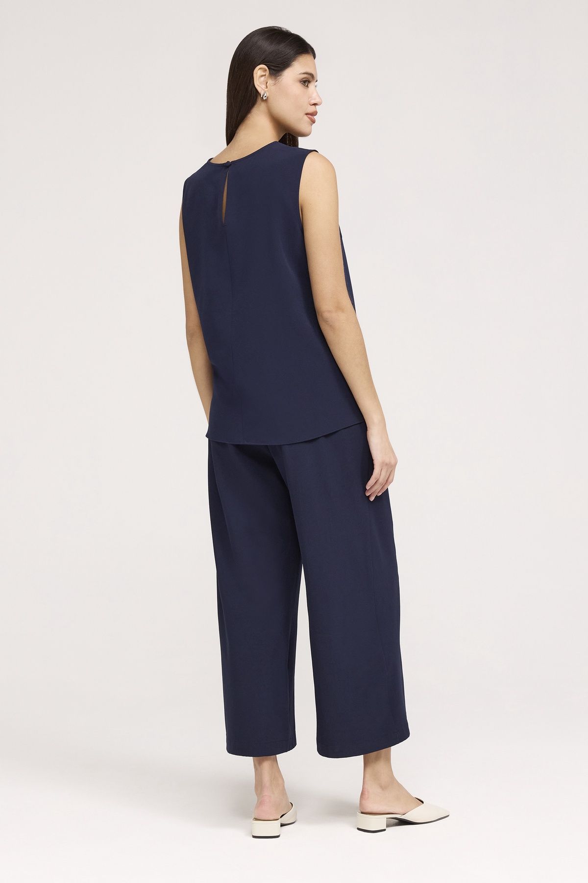 Finery London Women's Vallie Sleeveless Round Neck Vest in Dark Navy