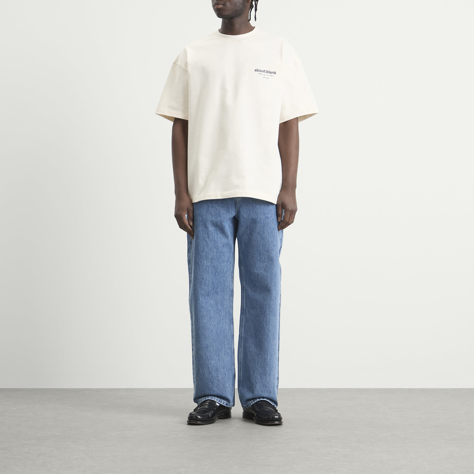 Men's Relaxed Denim Jean in Mid Wash
