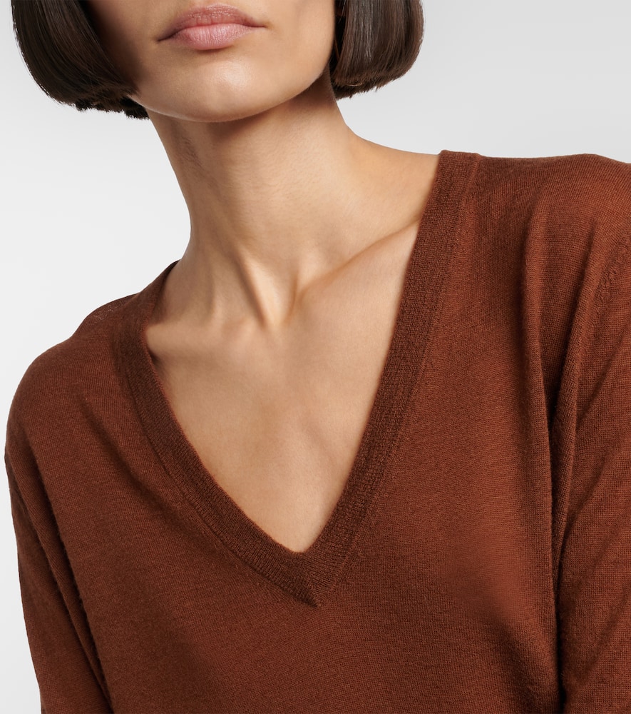 Cashmere sweater