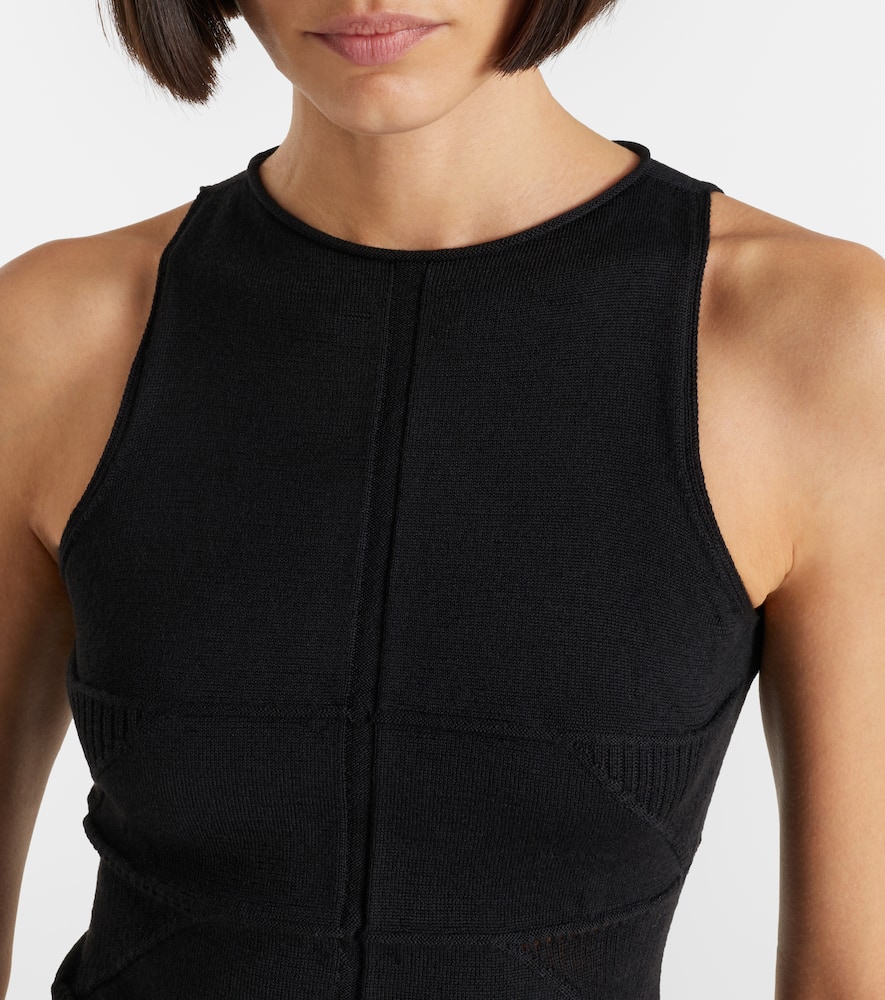Virgin wool top