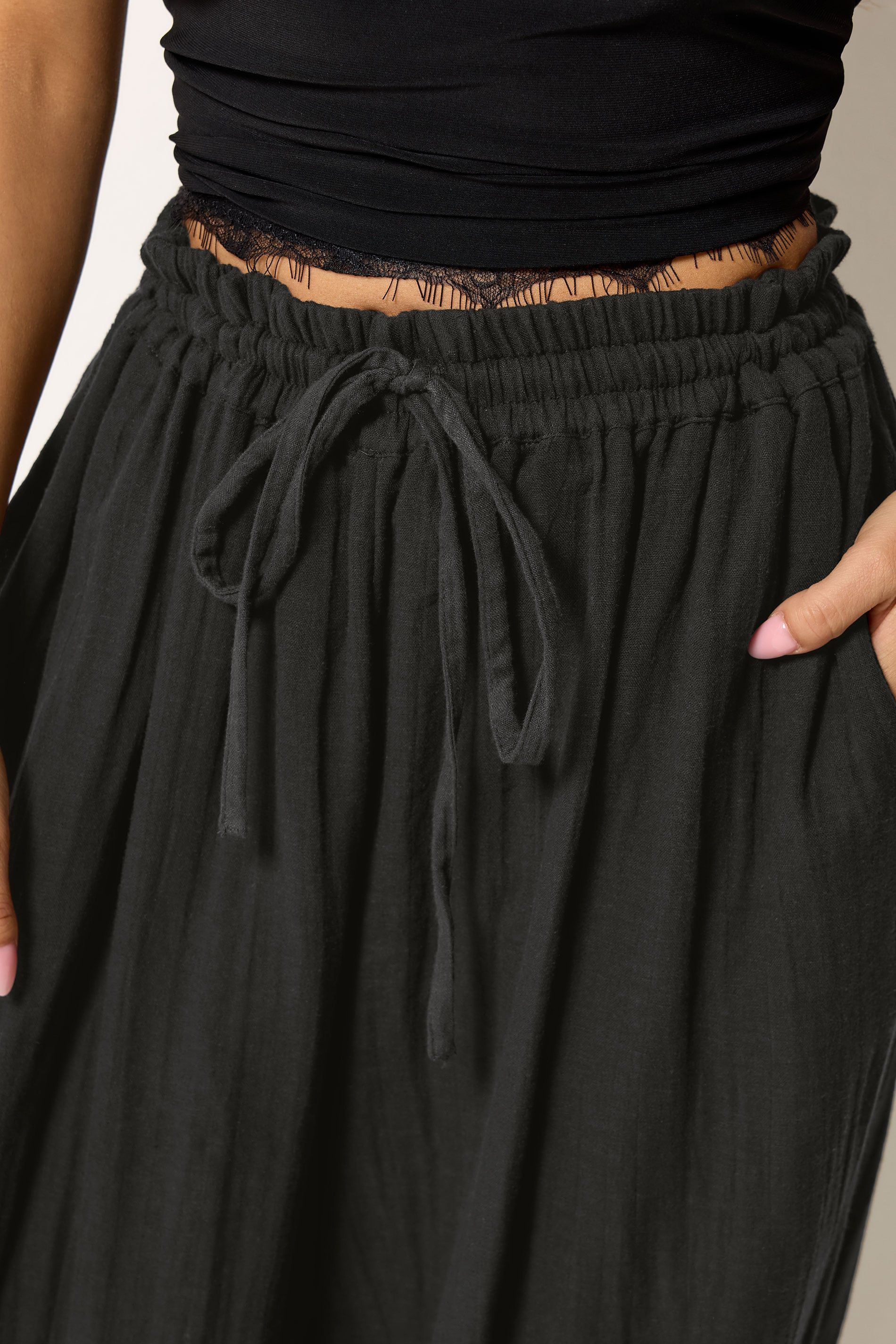 PixieGirl Women's Petite Cheesecloth Balloon Trousers in Black