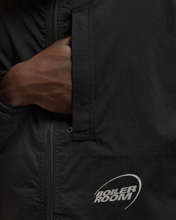 PACKABLE WINDBREAKER