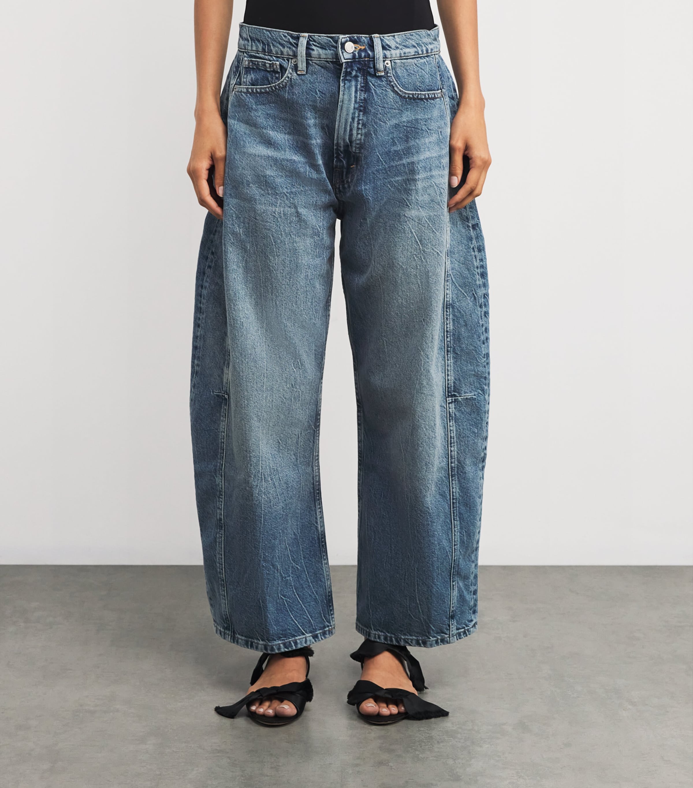 Good American Good Extreme Barrel Jeans