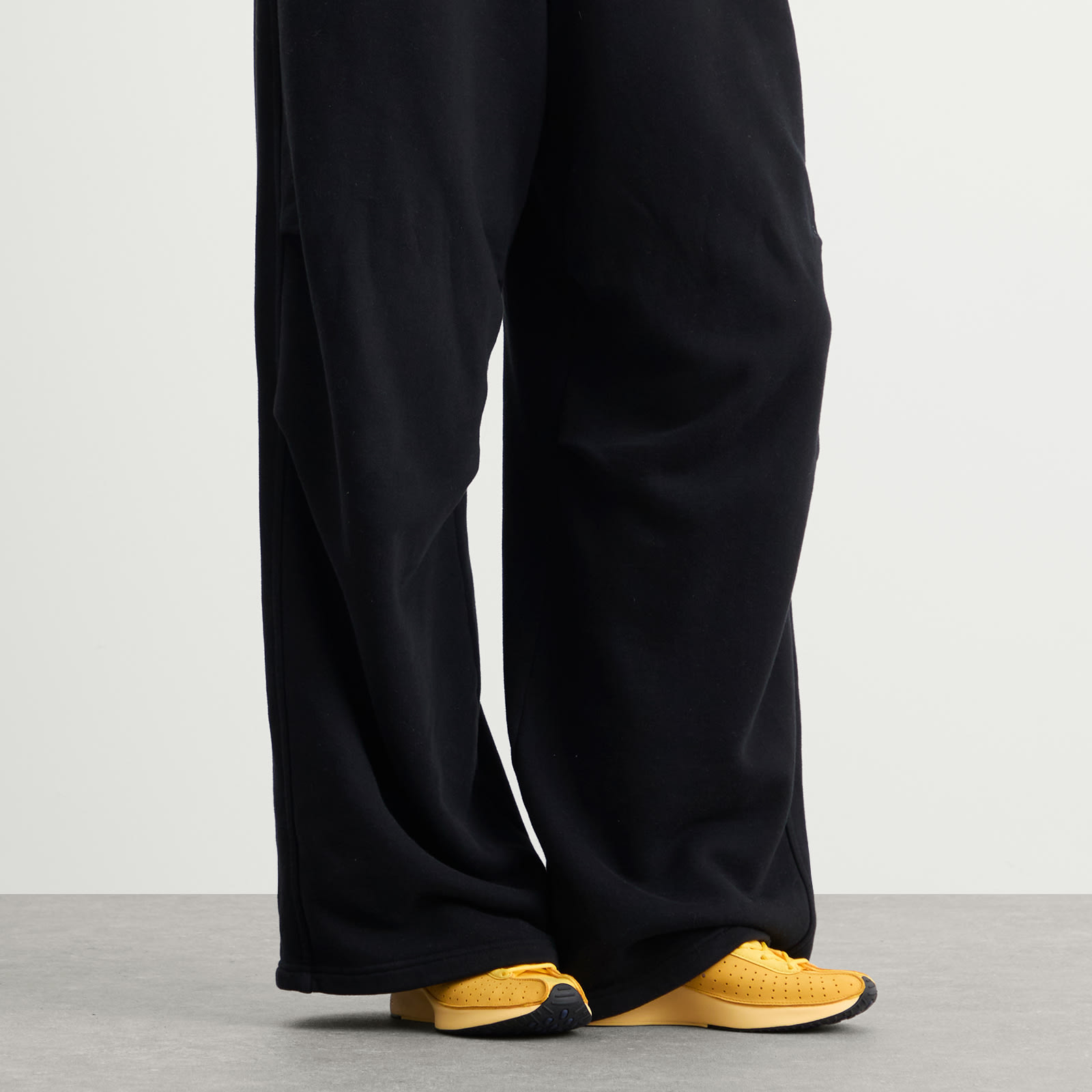 Women's Air Superfly Ltr Sneaker Gold/Navy/Black