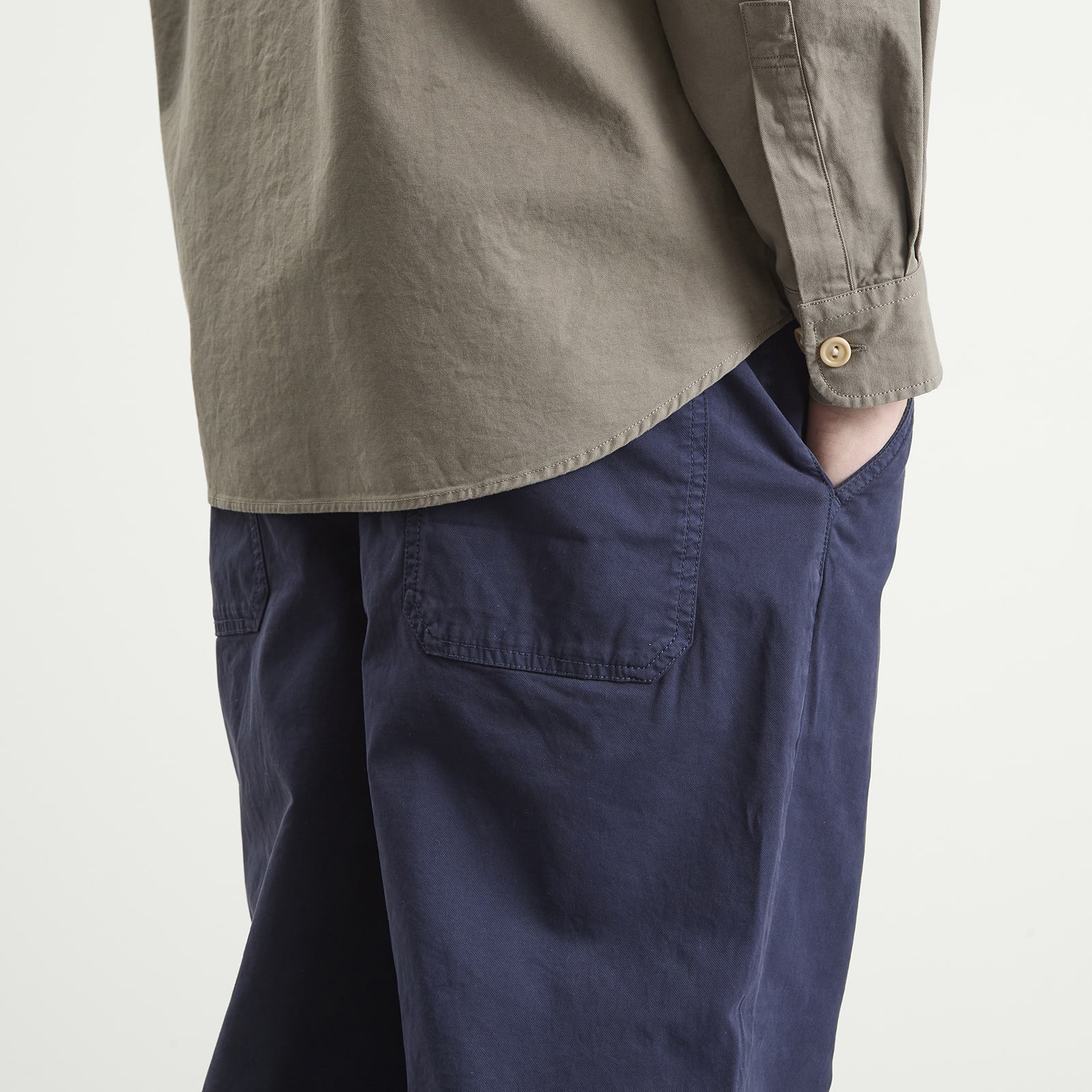 Men's Pleated Trouser in Marine Deep
