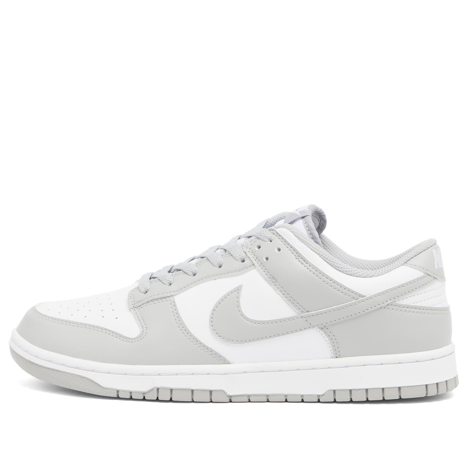 Men's Dunk Low Retro Sneaker in White/Grey