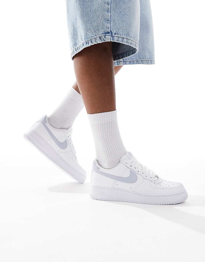 Air Force 1 '07 sneakers in white & gray