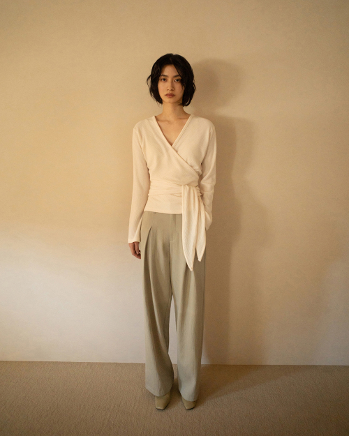 EASE WRAP TOP