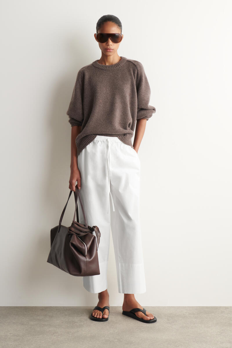 Rounded Cashmere Crew-Neck Jumper