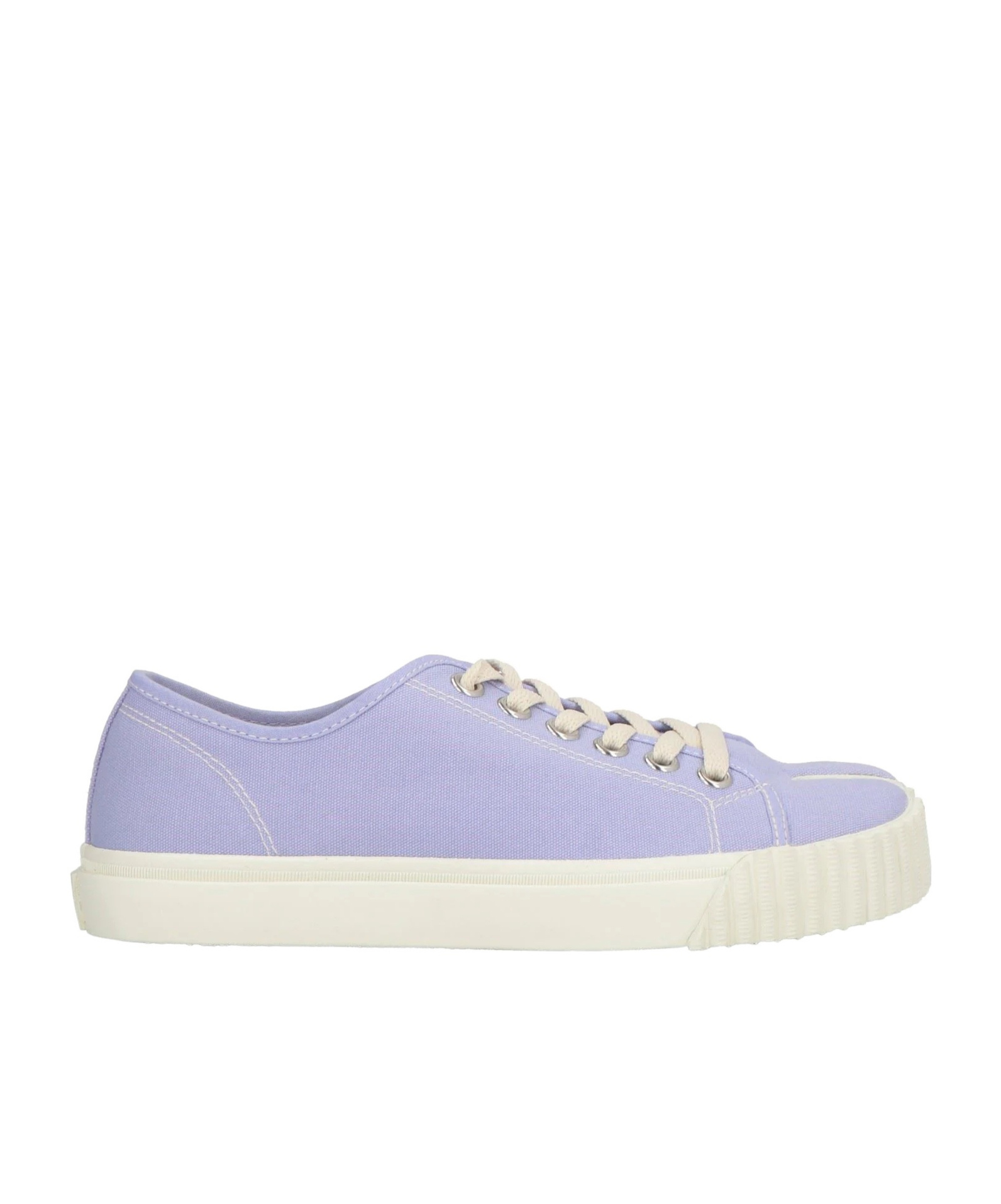 Low-top trainers