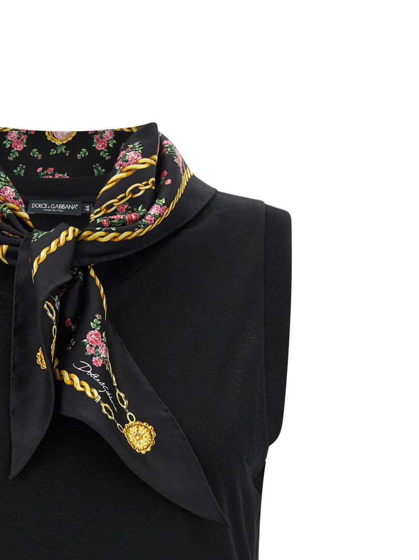 With Scarf T-Shirt Black