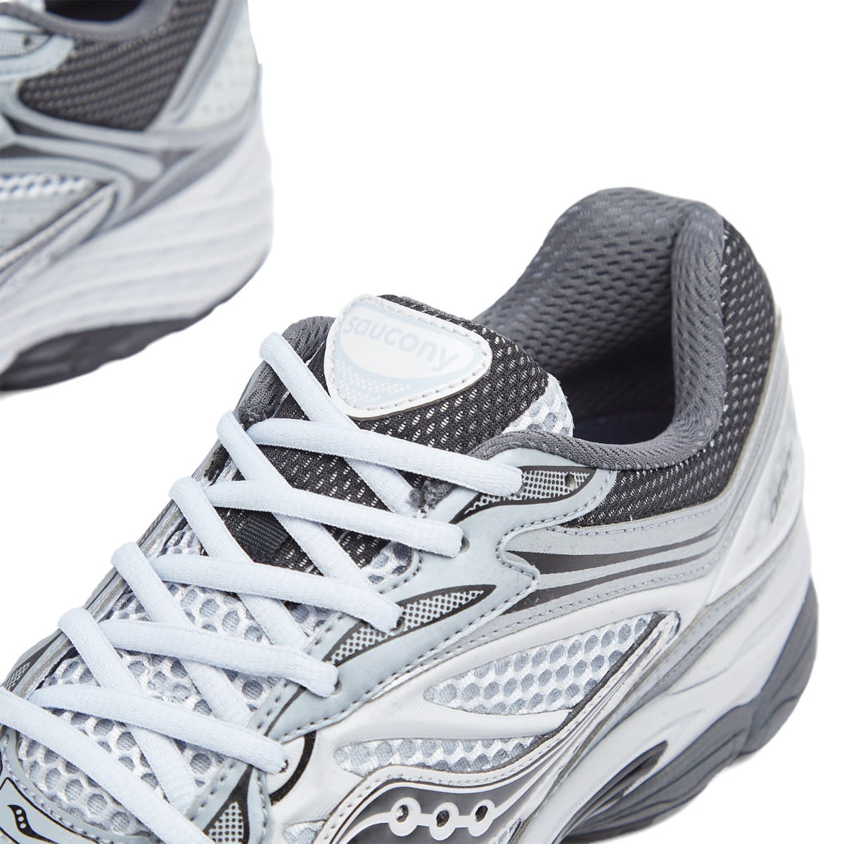 Men's Progrid Omni 9 Sneakers in Microchip