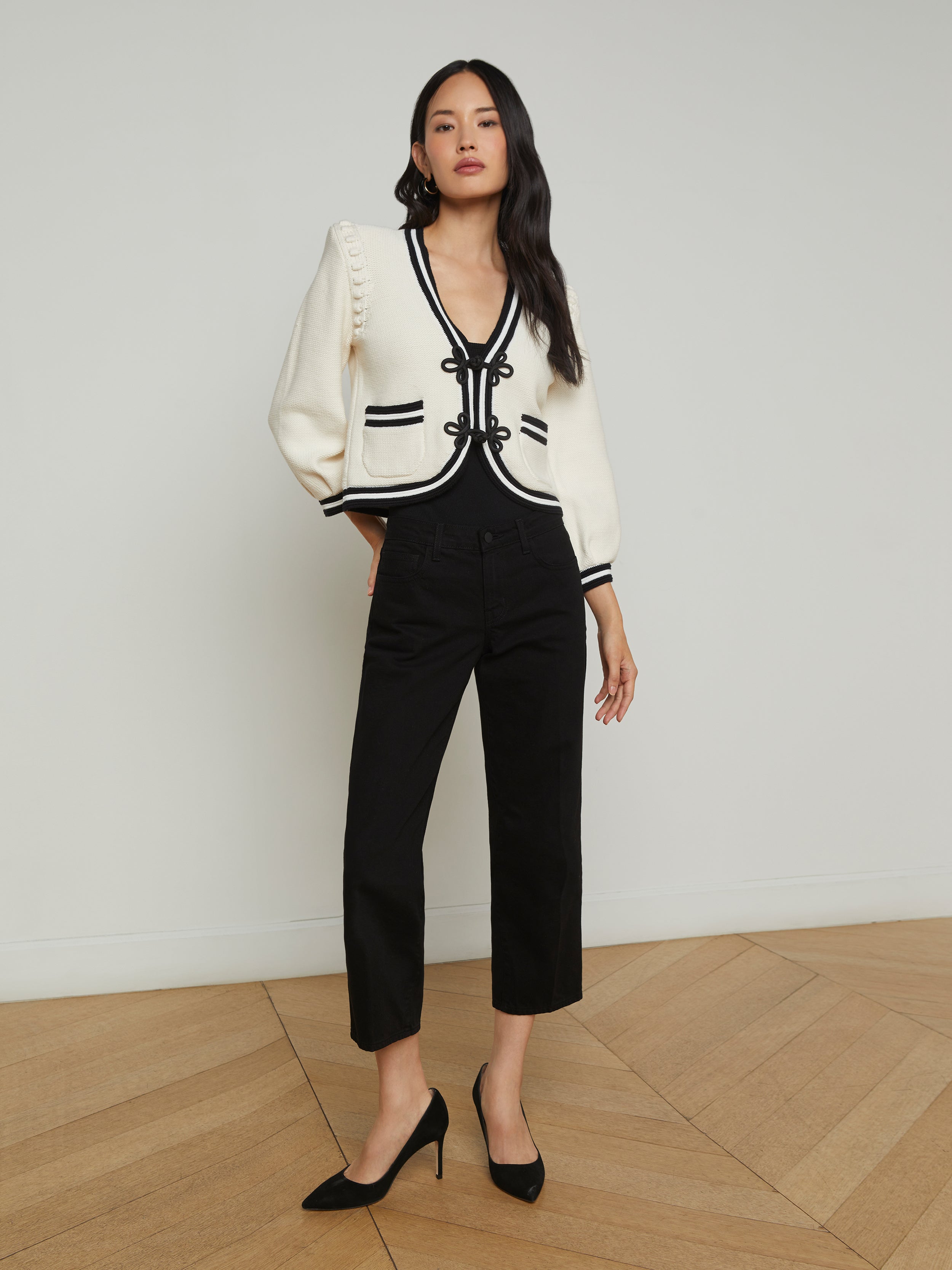 Kaito Cropped Cardigan In Ivory/Black