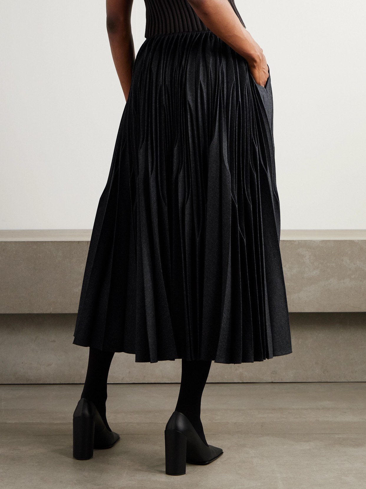 Pleated Wool Midi Skirt - Gray