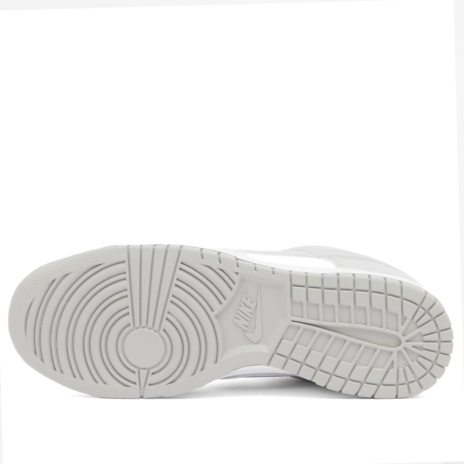 Men's Dunk Low Retro Sneaker in White/Grey