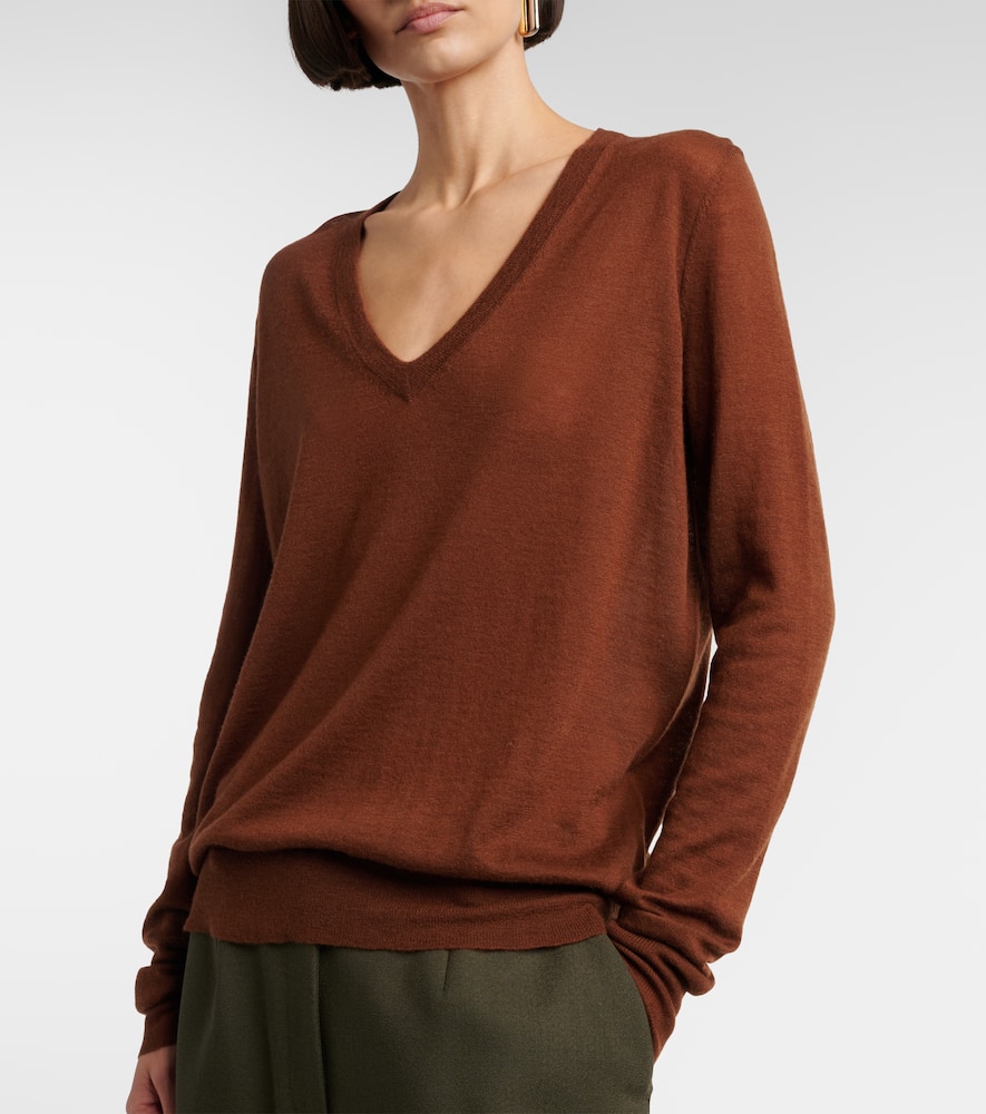 Cashmere sweater